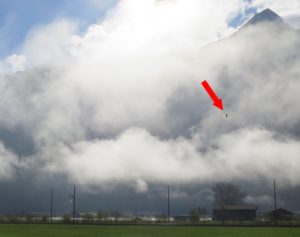 Sonntäglicher Flugbetrieb (Ente) über dem Militärflugplatz