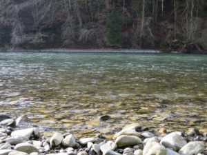 Picknickplatz direkt am Fluss