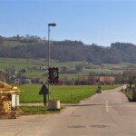 Alles im grünen Bereich: Die Messstation in Kaufdorf attestierte den Aaronauten legale Geschwindigkeit.