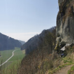Eine weitere etwas spezielle Behausung am Weg: Eines der Fluehüsli Eine weitere etwas spezielle Behausung am Weg: Eines der Fluehüsli